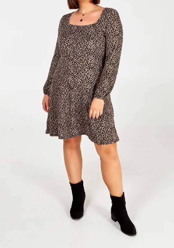 Curve Collection Stretchy Fine Knit Square Neck Leopard Print Midi Dress Cozy Midi Dress with Pockets Curve Collection Stretchy Fine Knit Square Neck Leopard Print Midi Dress Cozy Midi Dress with Pockets
