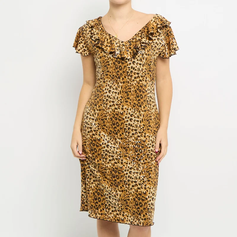 Sparkly Leopard Print Ruffle Shoulder Hem Midi Dress - UK 12 Trendy Shift Midi Dress Sparkly Leopard Print Ruffle Shoulder Hem Midi Dress - UK 12 Trendy Shift Midi Dress