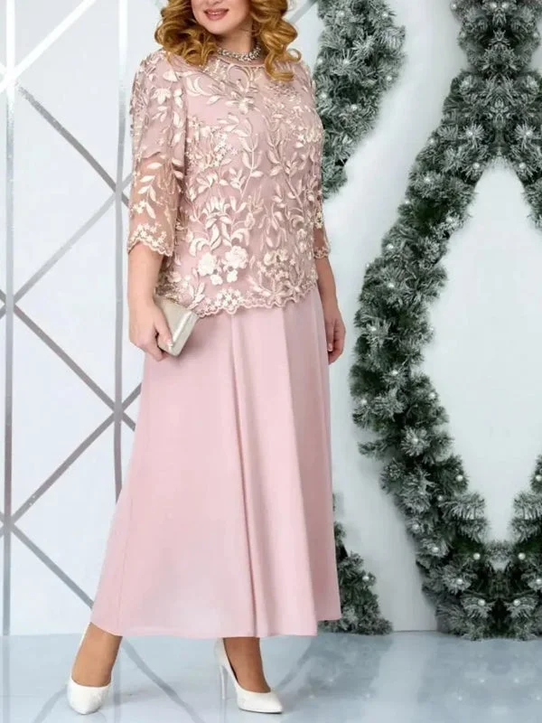 Elegant Plus Size Maxi Dress with Flower Embroidery Lace Detail Trendy V-Neck Maxi Dress