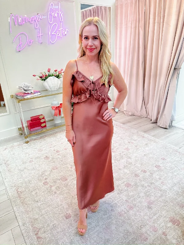 Giuliana Ruffled Maxi Dress Elegant Lace-Up Maxi Dress