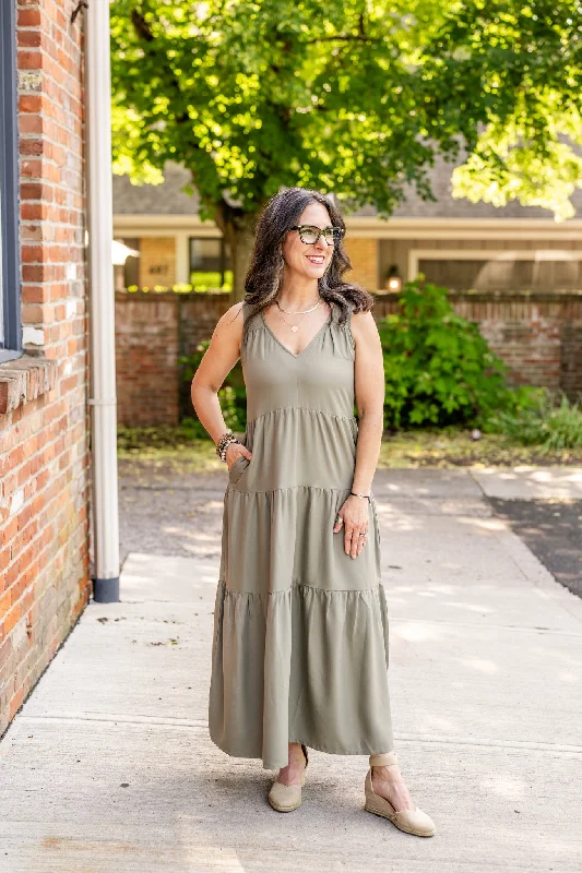 Meryl Sleeveless Tiered Maxi Dress Stylish Maxi Dress with Frills