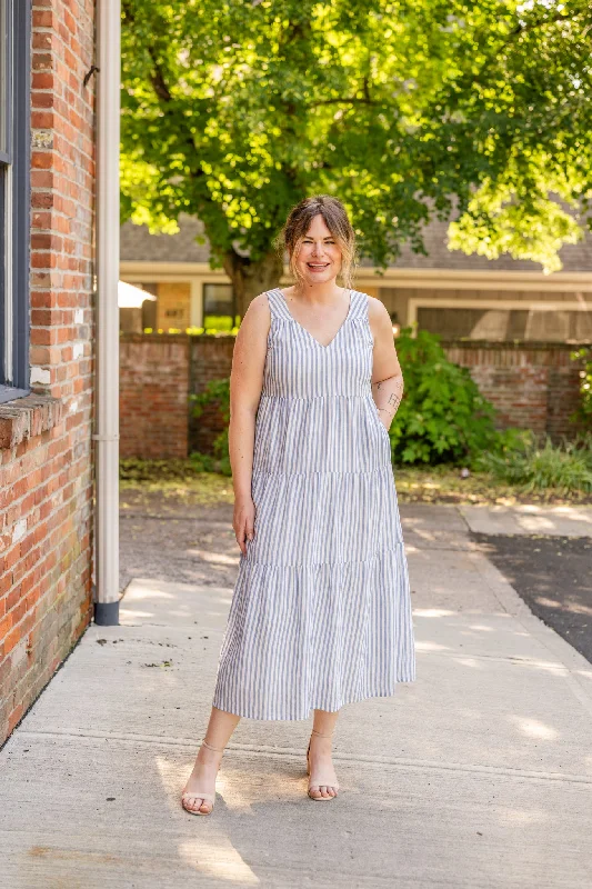 Meryl Sleeveless Tiered Maxi Dress Trendy Maxi Dress with Bow