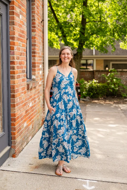 Spaghetti Strap Tiered Maxi Dress Comfortable Pleated Maxi Dress